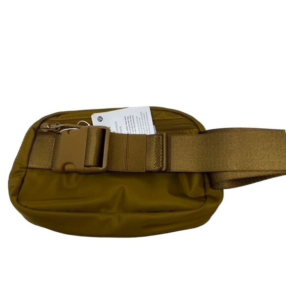 Lululemon Everywhere Crossbody Bag Burnt Caramel - Picture 2 of 4